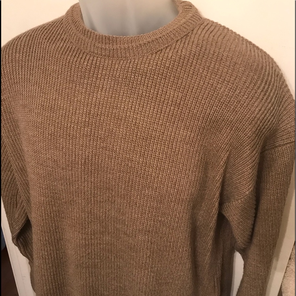 M-Md Sweater in excellent condition. Very heavy.